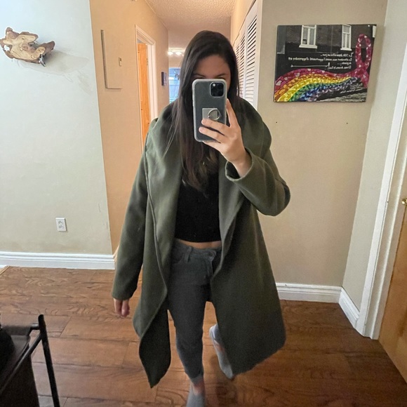 NWOT - Beautiful olive green hooded coat - Picture 3 of 6